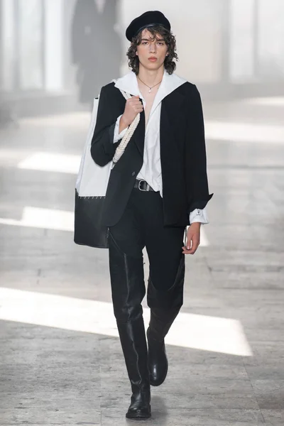Look 1